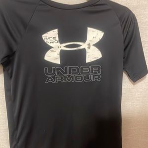 Under Armour boys, youth large